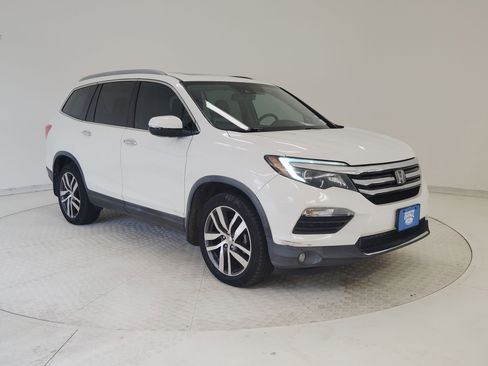 Used 2017 Honda Pilot Elite image 6