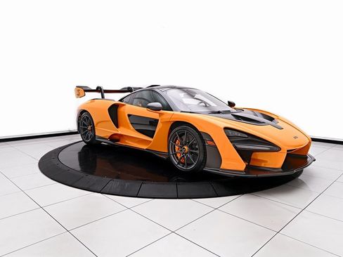 Used 2019 McLaren Senna image 11