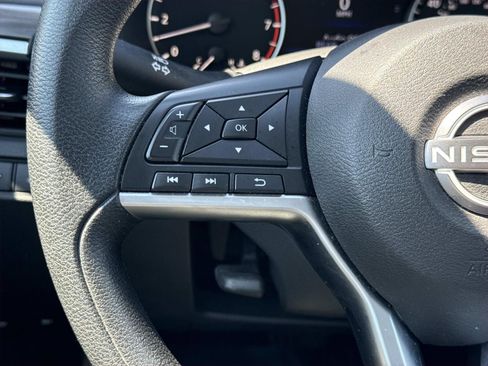 Used 2024 Nissan Altima 2.5 SV image 15