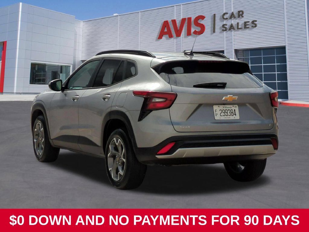 Used 2025 Chevrolet Trax LT w/ LT Convenience Package FWD image 9