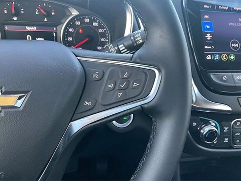 Used 2024 Chevrolet Equinox Premier image 11