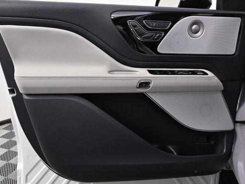 New 2026 Lincoln Aviator Reserve AWD/4WD image 23