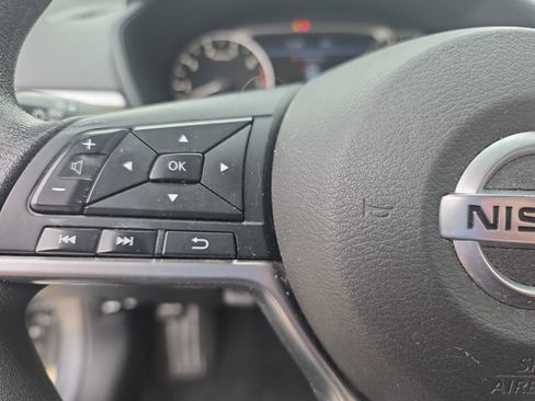 Used 2019 Nissan Altima 2.5 S FWD image 16