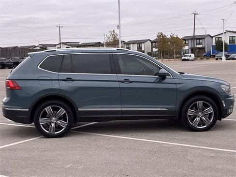 Used 2019 Volkswagen Tiguan SEL Premium image 7