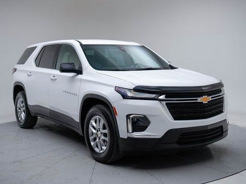 Used 2022 Chevrolet Traverse LS image 10