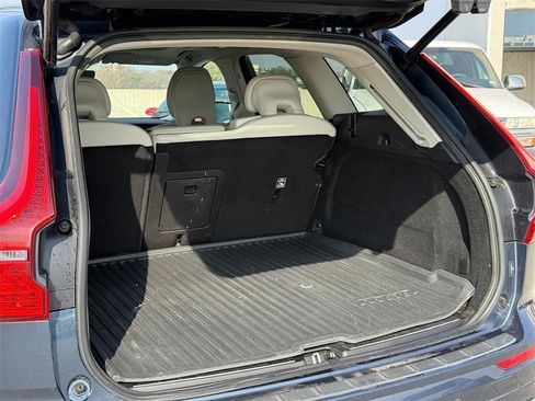 Used 2023 Volvo XC60 B5 Plus w/ Protection Package Premier image 29