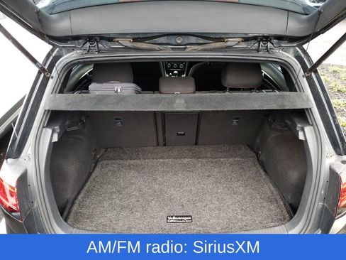 Used 2016 Volkswagen Golf S image 7