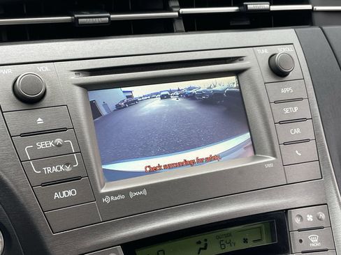 Used 2014 Toyota Prius Three image 33