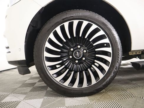 Used 2021 Lincoln Navigator L Black Label w/ Cargo Convenience Package image 31