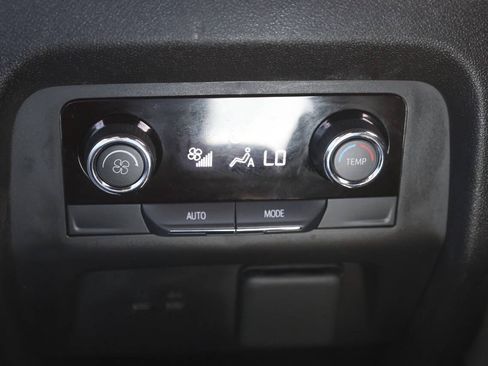 Used 2025 Chevrolet Traverse LT w/ Driver Confidence Package AWD/4WD image 24