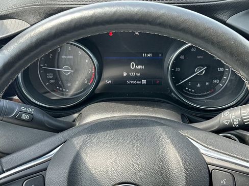 Used 2021 Buick Encore GX Essence AWD/4WD image 26