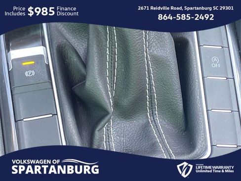 Used 2023 Volkswagen Tiguan SE w/ Panoramic Sunroof Package image 38