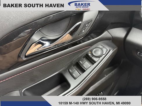 Used 2023 Chevrolet Traverse RS image 13