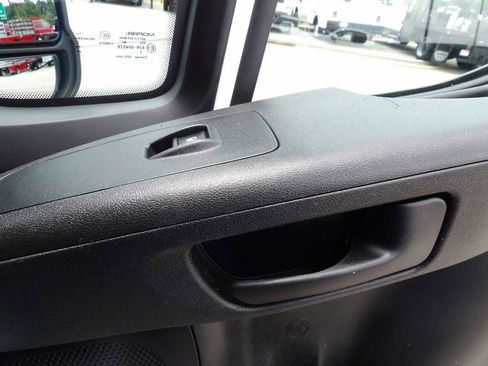 Used 2024 RAM ProMaster 2500 w/ Convenience Group FWD image 31