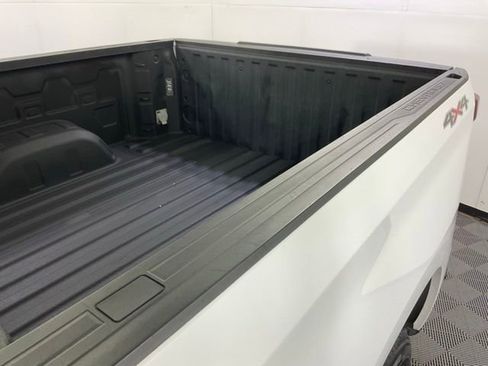 Used 2022 Chevrolet Silverado 1500 LT image 38