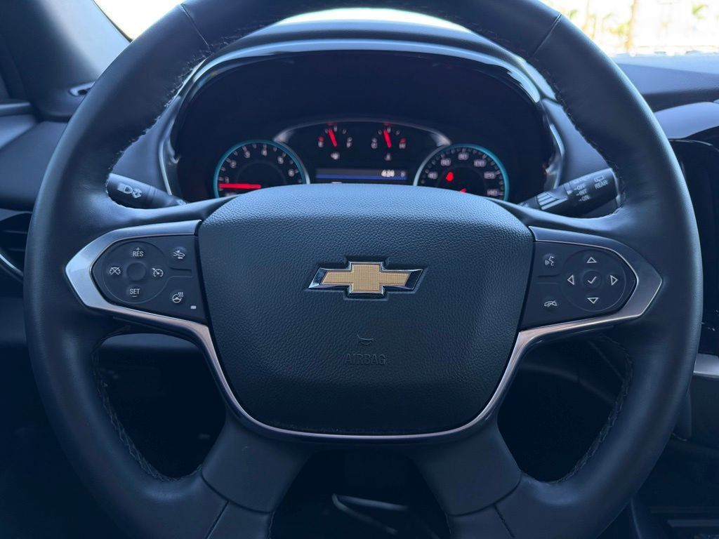 Used 2023 Chevrolet Traverse LT w/ LT Premium Package FWD image 24