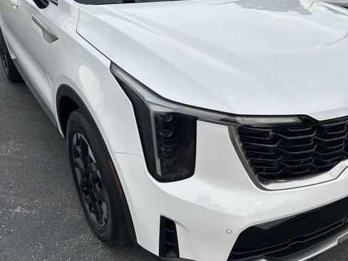 Used 2024 Kia Sorento S image 16