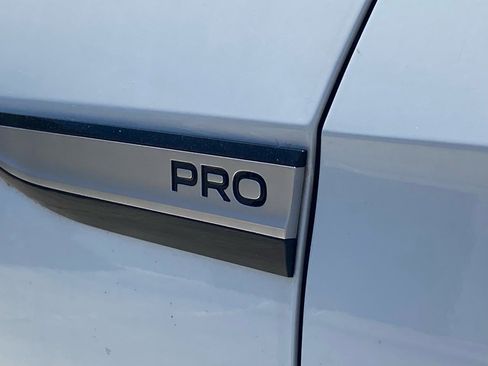 Used 2023 Volkswagen ID.4 Pro RWD image 4