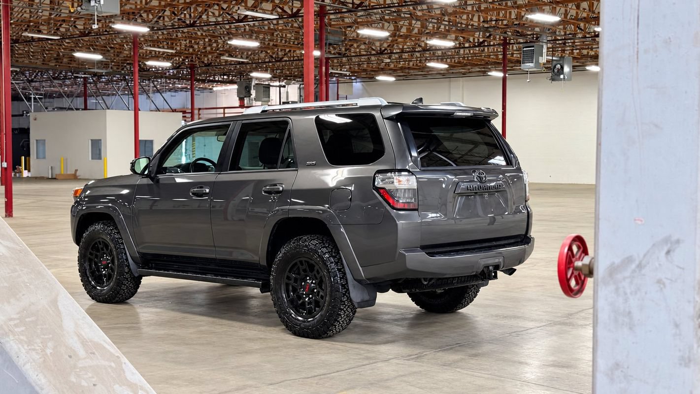 Used 2016 Toyota 4Runner SR5 AWD/4WD image 3