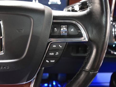Used 2018 Lincoln Navigator L Reserve w/ Technology Package AWD/4WD image 18