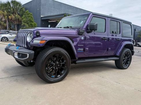 Used 2023 Jeep Wrangler Unlimited Sahara AWD/4WD image 10