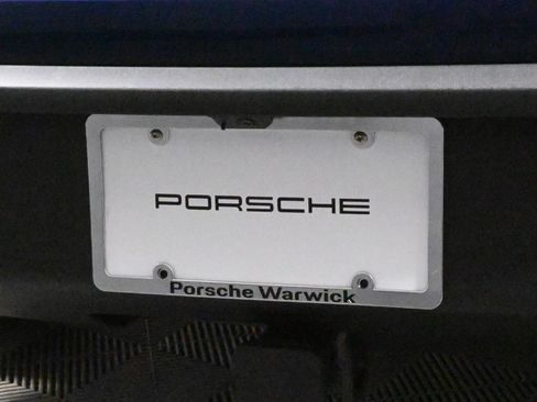 Used 2025 Porsche Macan AWD/4WD image 15
