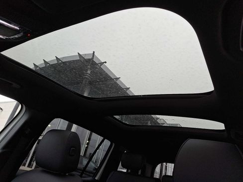 Used 2026 Mercedes-Benz GLB 250 4MATIC image 11