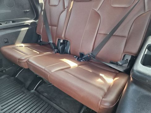 Certified 2024 Kia Telluride EX w/ EX Captain's Chair Package FWD image 30