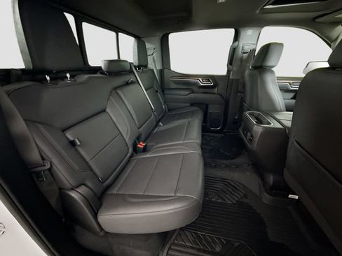 Used 2025 Chevrolet Silverado 1500 LT Trail Boss w/ Convenience Package II AWD/4WD image 27