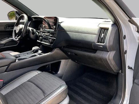 Certified 2024 Nissan Pathfinder Rock Creek AWD/4WD image 18