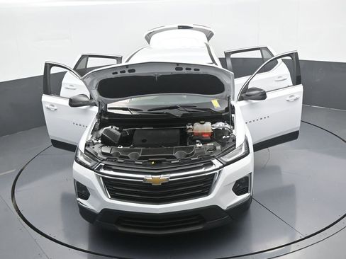 Used 2022 Chevrolet Traverse LS image 69