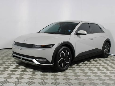 Used 2024 Hyundai Ioniq 5 SEL image 3