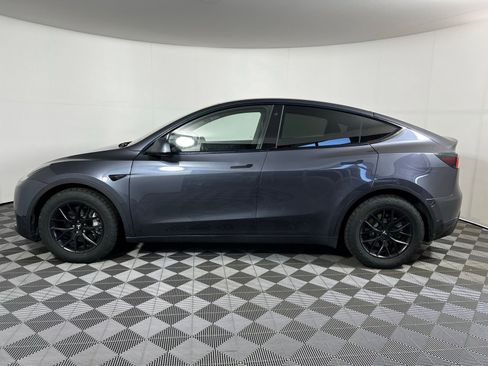 Used 2022 Tesla Model Y Long Range AWD/4WD image 8