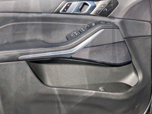 Used 2022 BMW X5 xDrive40i w/ Premium Package image 14