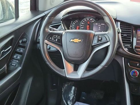 Used 2021 Chevrolet Trax LT w/ Driver Confidence Package image 28
