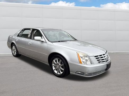 Used 2010 Cadillac DTS Luxury image 8