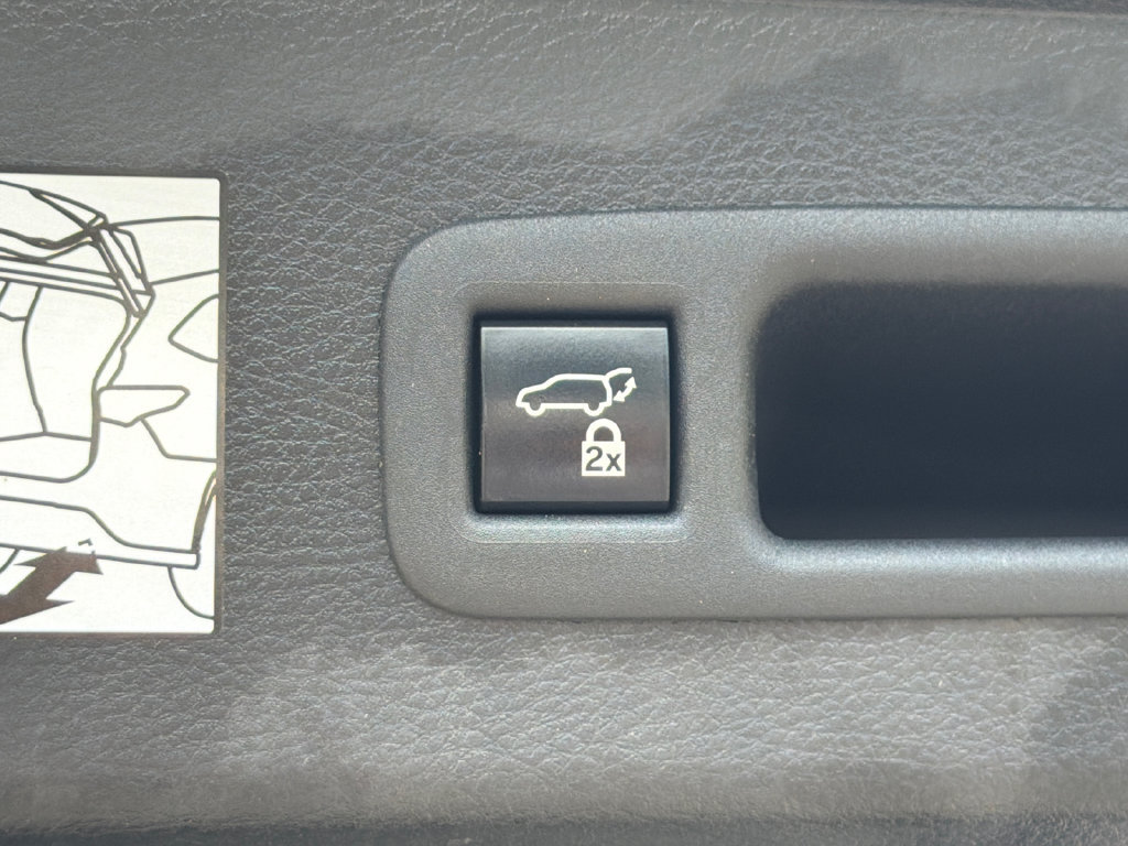 Used 2022 Toyota Sienna Limited AWD/4WD image 20