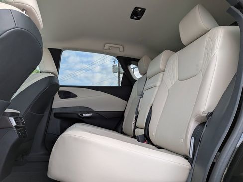 Used 2024 Lexus RX 350 FWD w/ Technology Package image 25