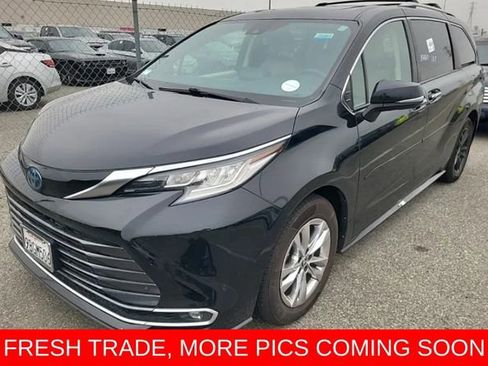Used 2022 Toyota Sienna Limited AWD/4WD image 1