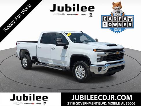 Used 2025 Chevrolet Silverado 3500 LT w/ Safety Package AWD/4WD image 1
