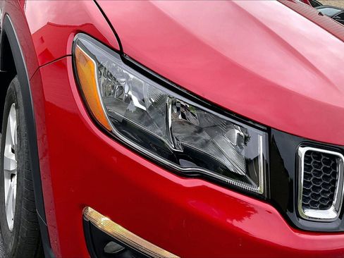 Used 2019 Jeep Compass Latitude w/ Cold Weather Group AWD/4WD image 28