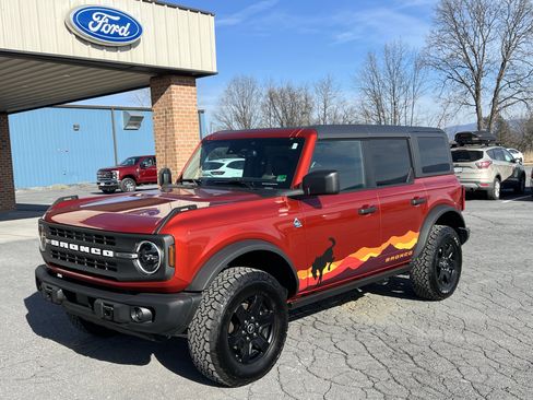 Used 2024 Ford Bronco Black Diamond image 2