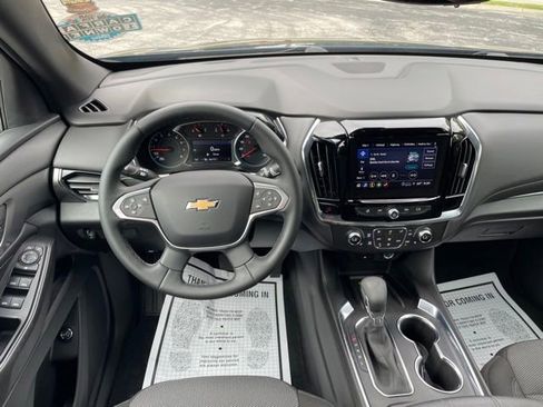 Used 2023 Chevrolet Traverse LT FWD image 16