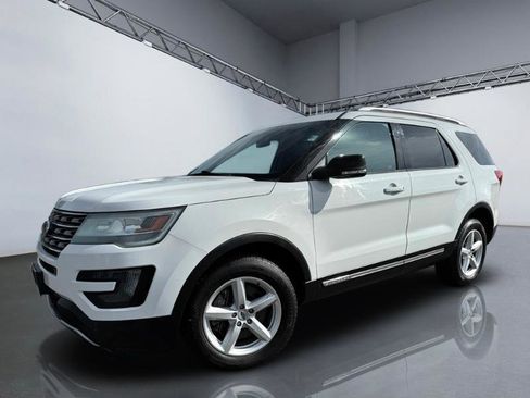 Used 2016 Ford Explorer XLT AWD/4WD image 26