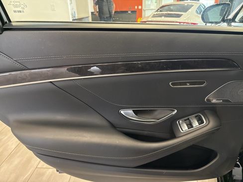 Used 2019 Mercedes-Benz S 560 4MATIC Sedan image 40