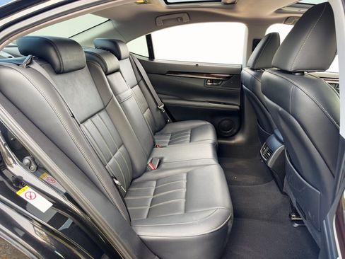 Used 2018 Lexus ES 350 w/ Ultra Luxury Package FWD image 29