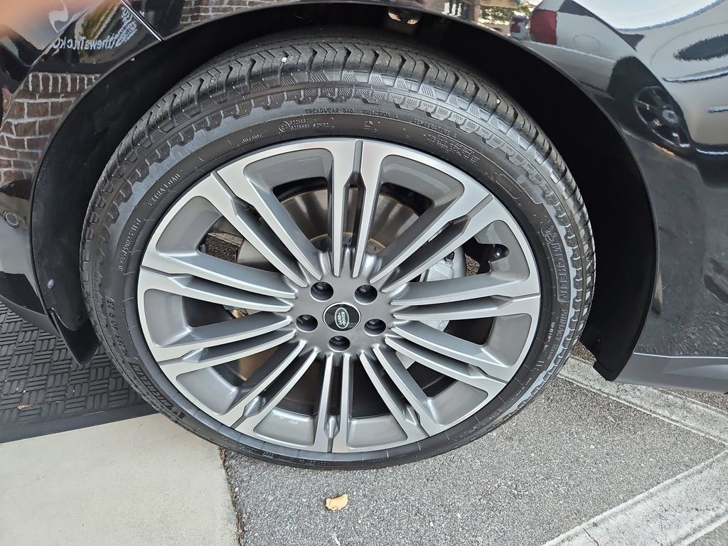 Used 2024 Land Rover Range Rover Sport SE AWD/4WD image 37