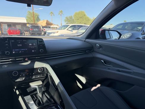 Used 2021 Hyundai Elantra SEL w/ Convenience Package image 20