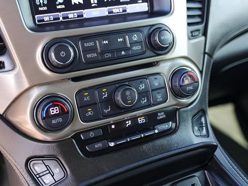 Used 2020 GMC Yukon Denali w/ Denali Ultimate Package RWD image 18