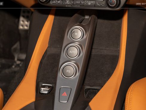 Used 2019 Ferrari Portofino image 27